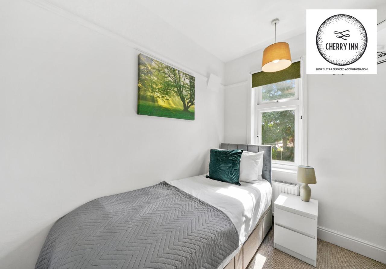 3 Bedroom House With Parking & Garden By Cherry Short Lets & Serviced Cambridge (Cambridgeshire)